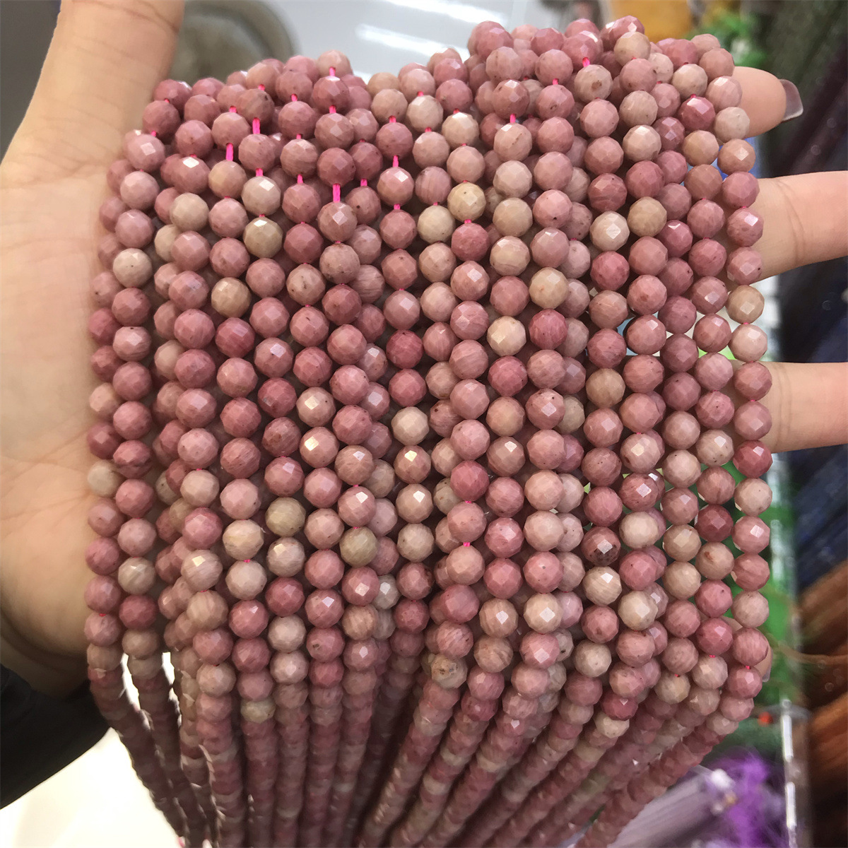 20-5mm mahogany grain 5-6mm faceted round beads, o