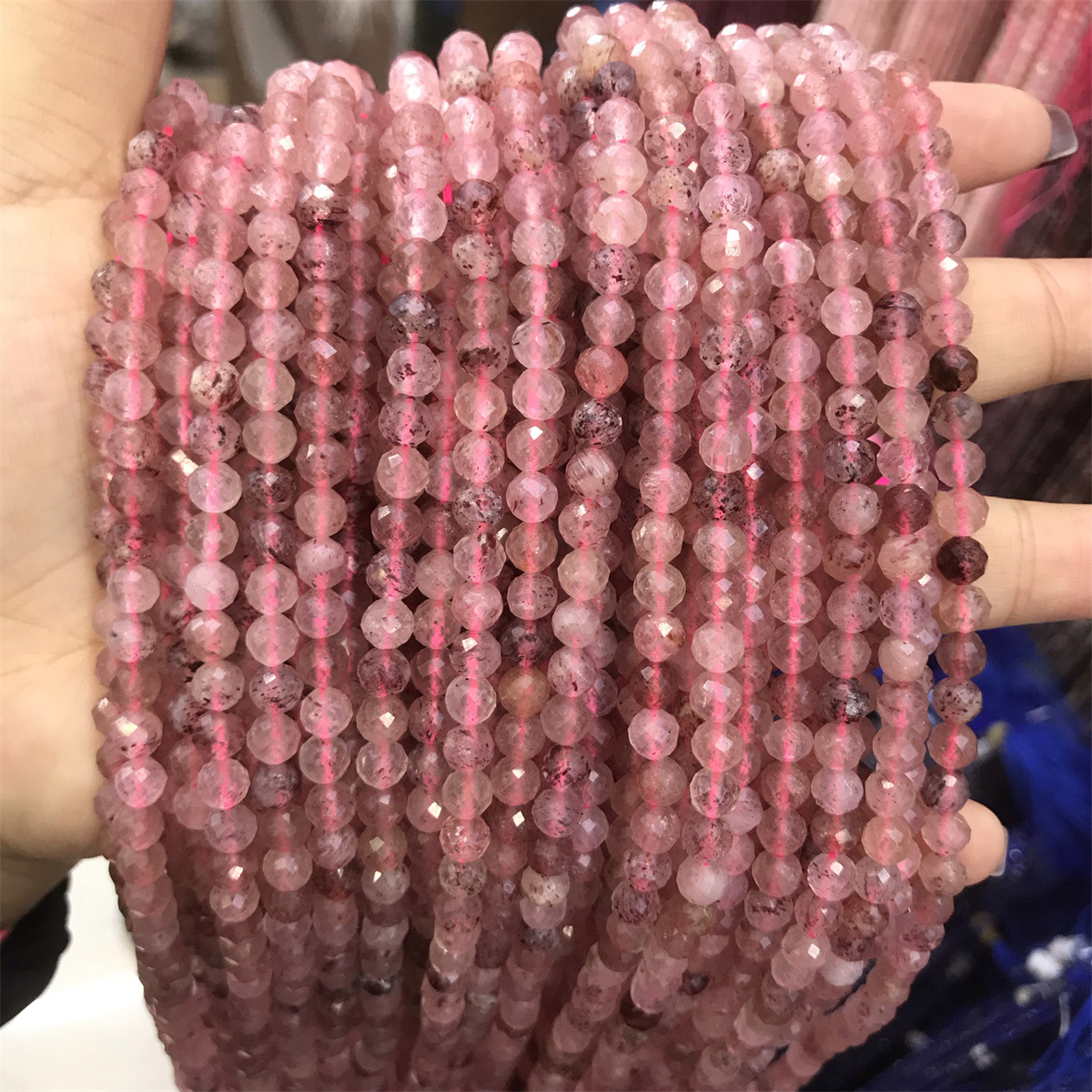 23-5mm strawberry crystal 5-6mm faceted round bead