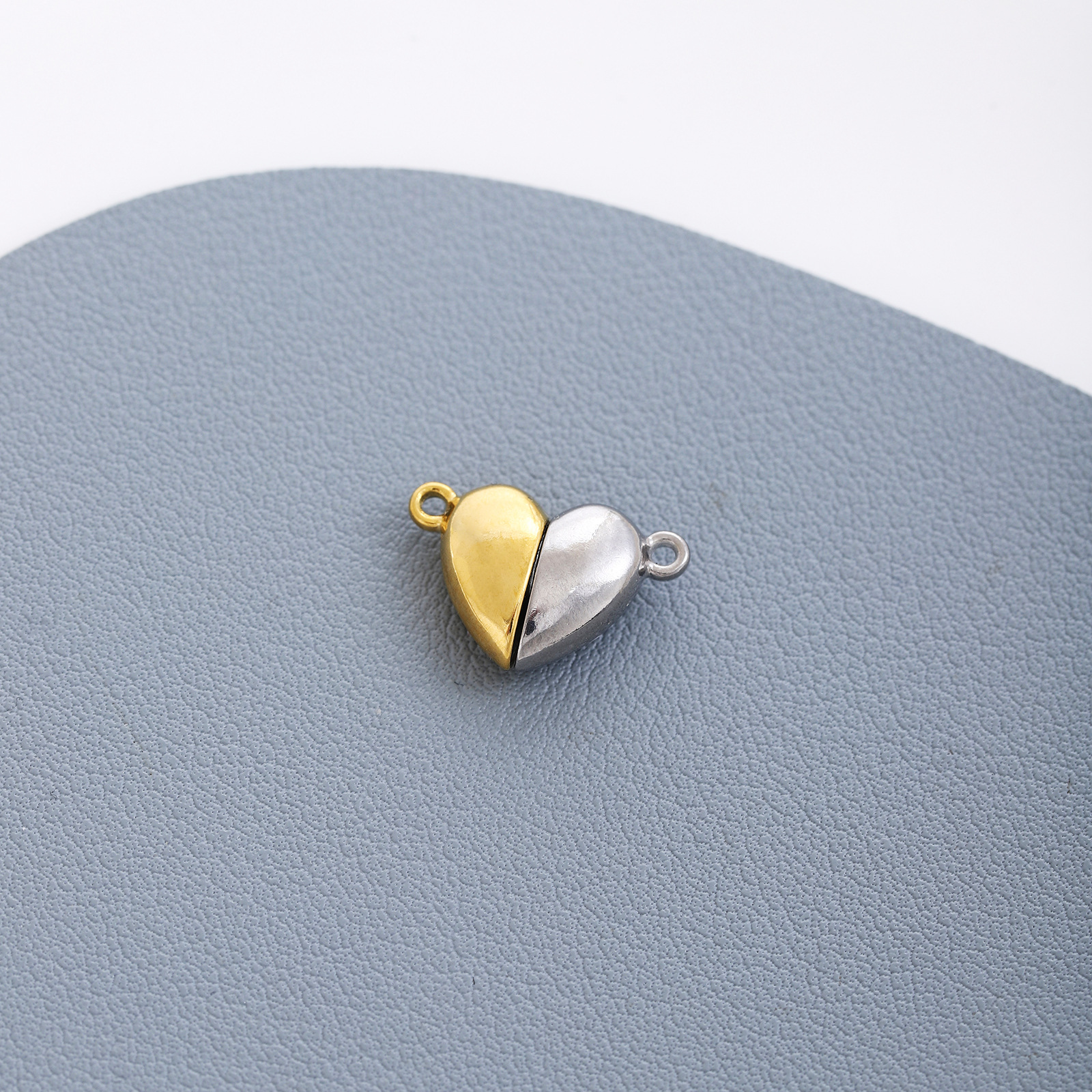 5:Stainless steel love magnet steel plus gold