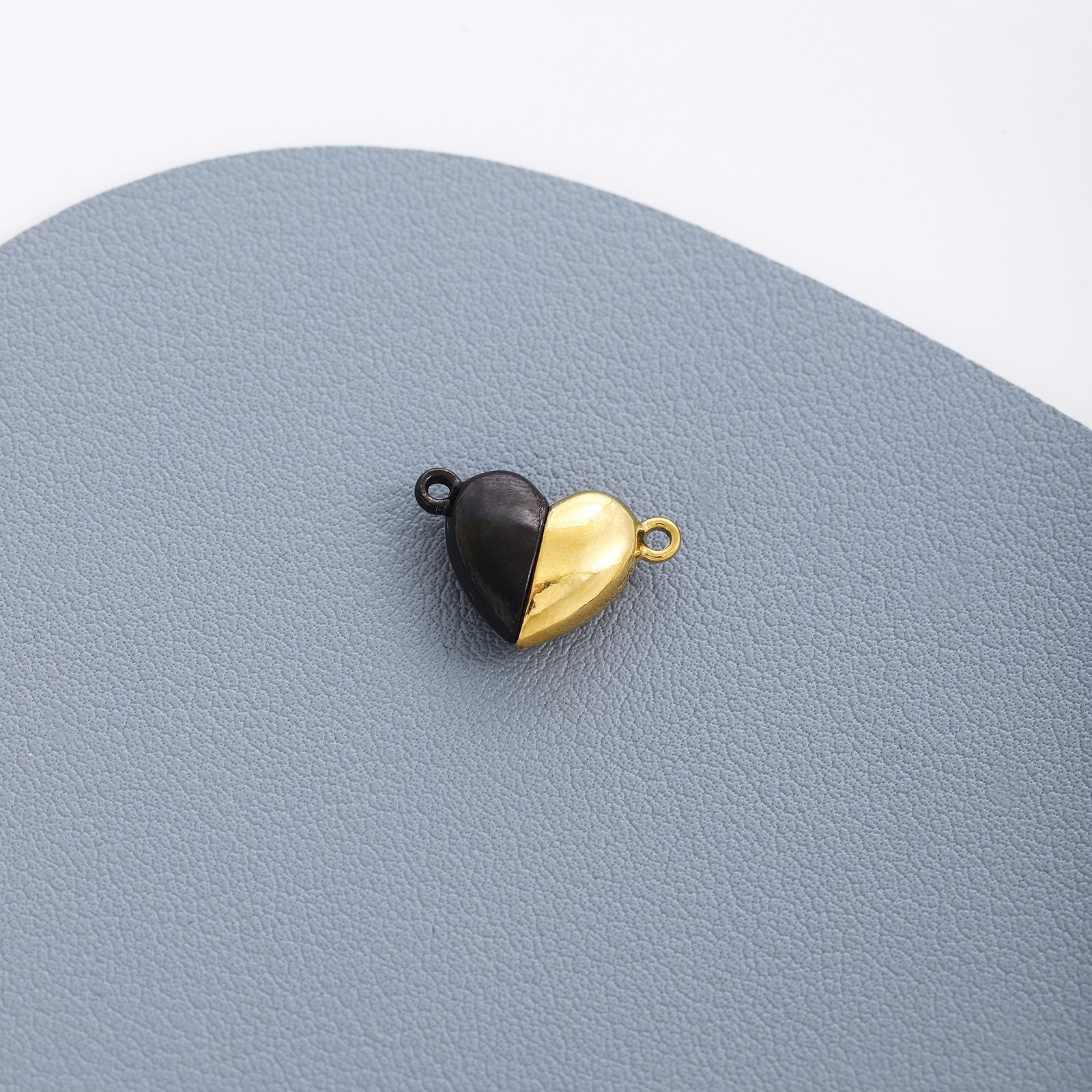 6:Stainless steel love magnet black and gold
