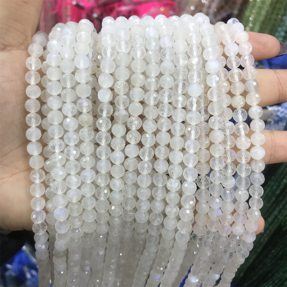 32-5mma grade blue moonlight 5-6mm faceted round b