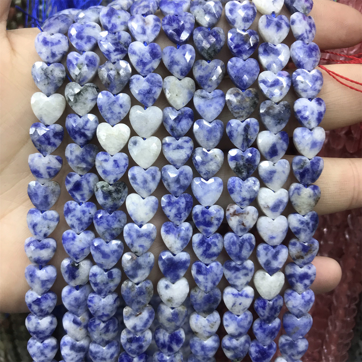 02-blue point 8mm faceted heart shape, about 22 pi