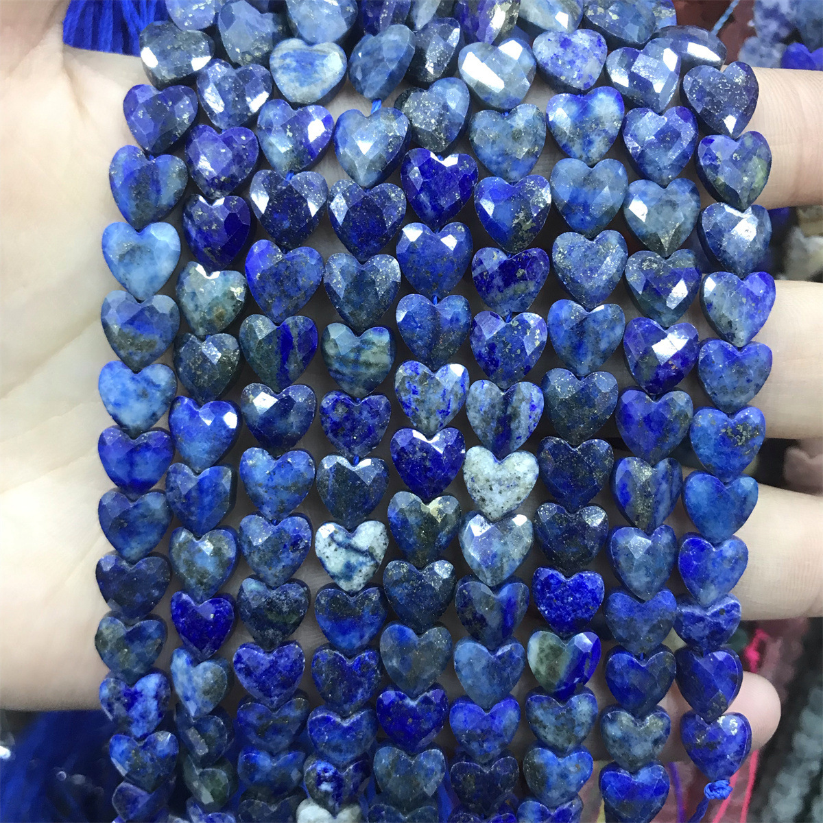 06-green gold 8mm faceted heart shape, about 22 pi