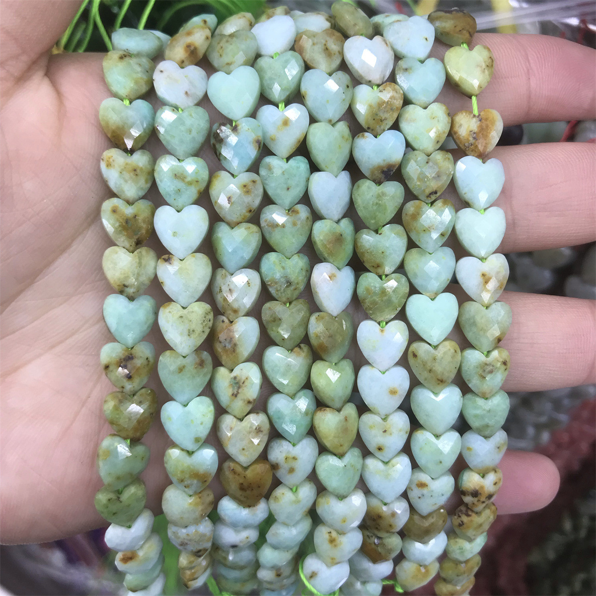 12-aobao 8mm faceted heart shape, about 22 pieces