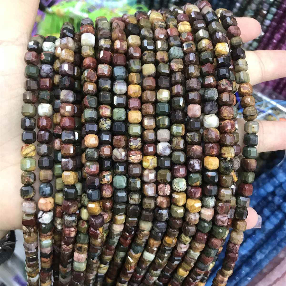 6mm red pine/picasso sugar cube