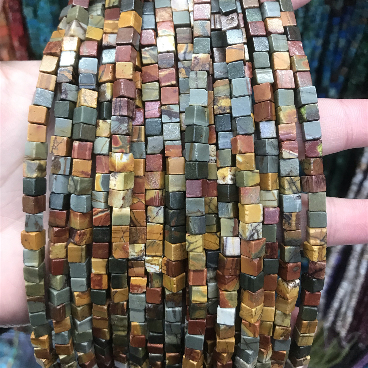 4mm red pine/picasso square grains
