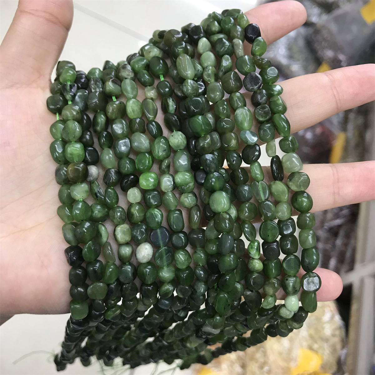 09-jade 5-7mm amorphous