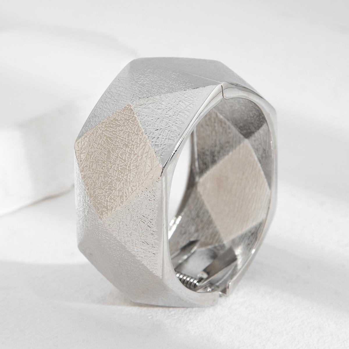 5:03 bracelet white k 2761