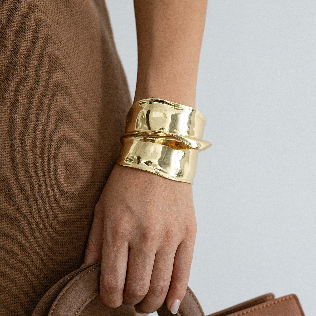 5:03 bracelet light gold 2558