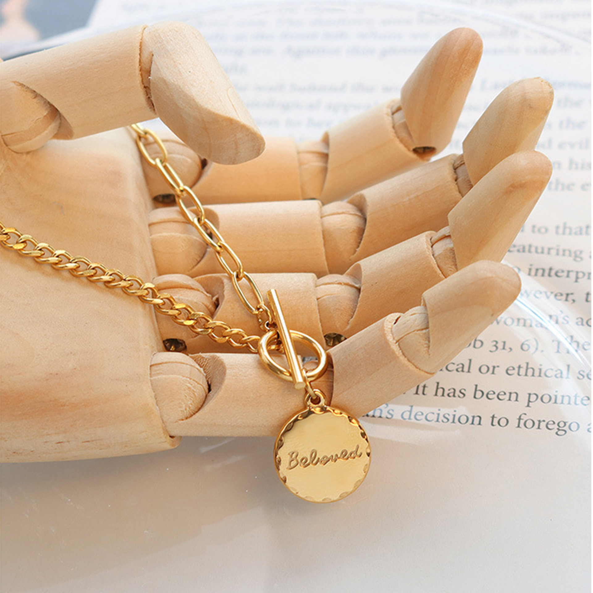 1:[8650] gold necklace