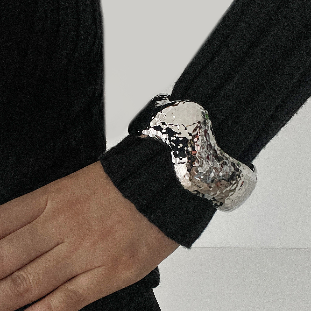 14:08 bracelet white k 2547