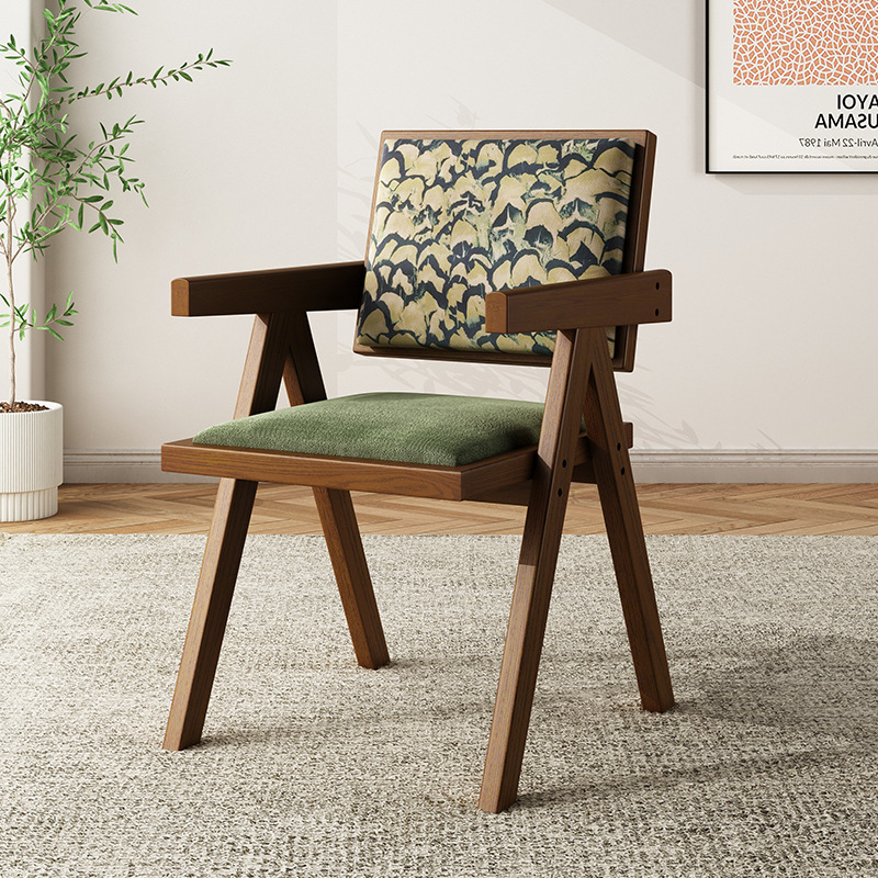 Walnut color/feather jacquard