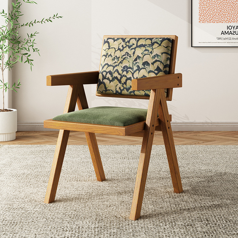 Cherry wood color/feather jacquard