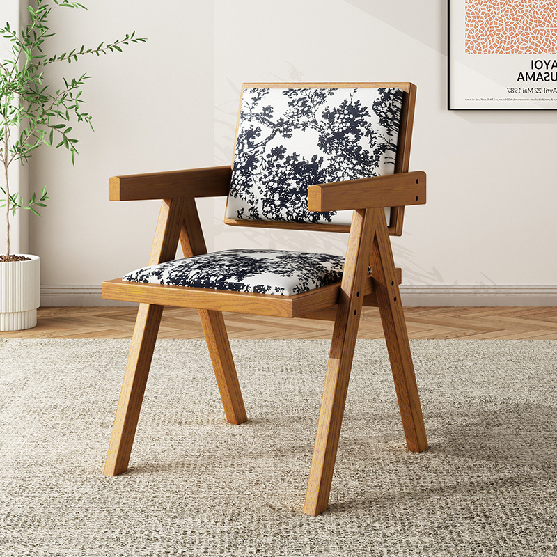 Cherry wood color/bayberry tree jacquard