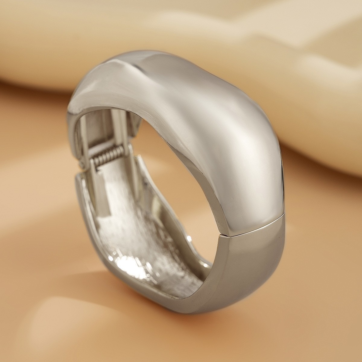 10:05 bracelet-white k 2433