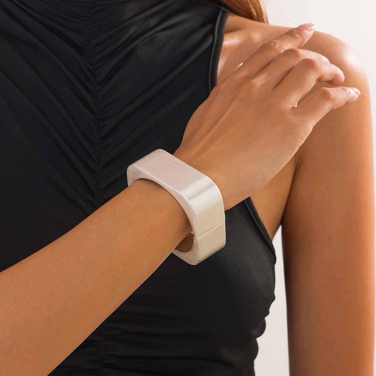 3:01 sweep silver 2635