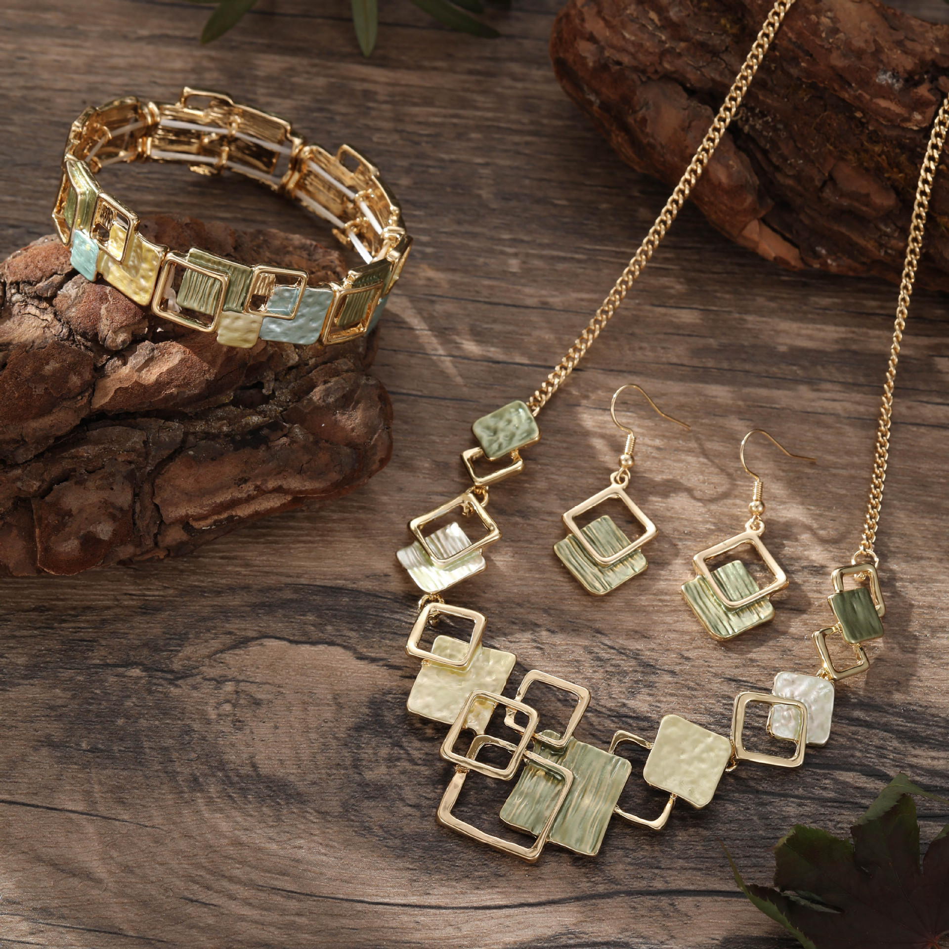 2:light green geometric square necklace earrings bracelet suit