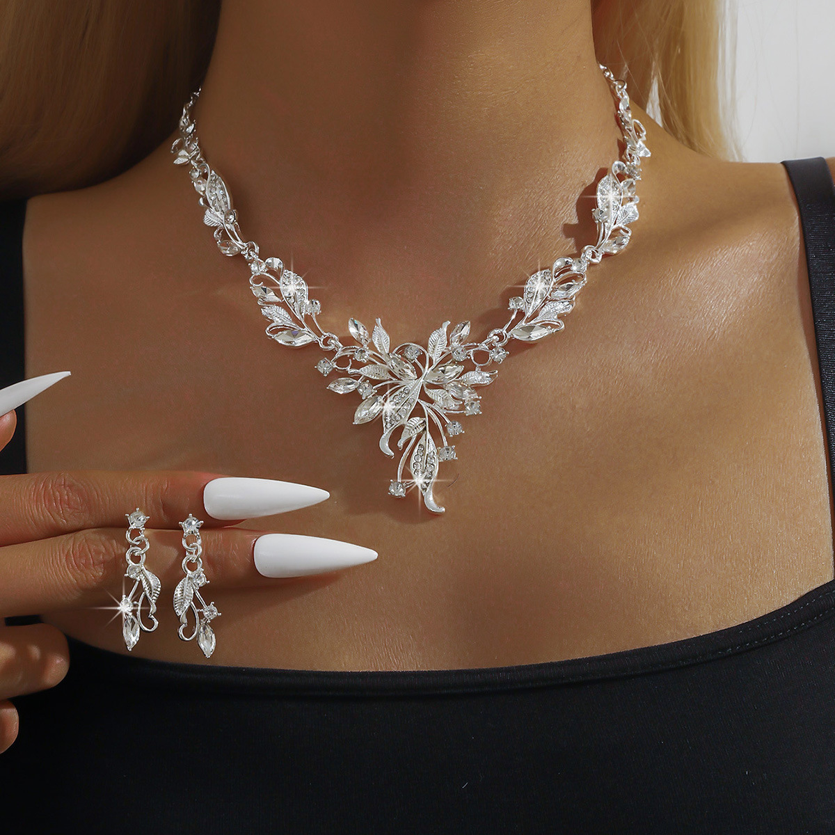 2:Silver white 80835001