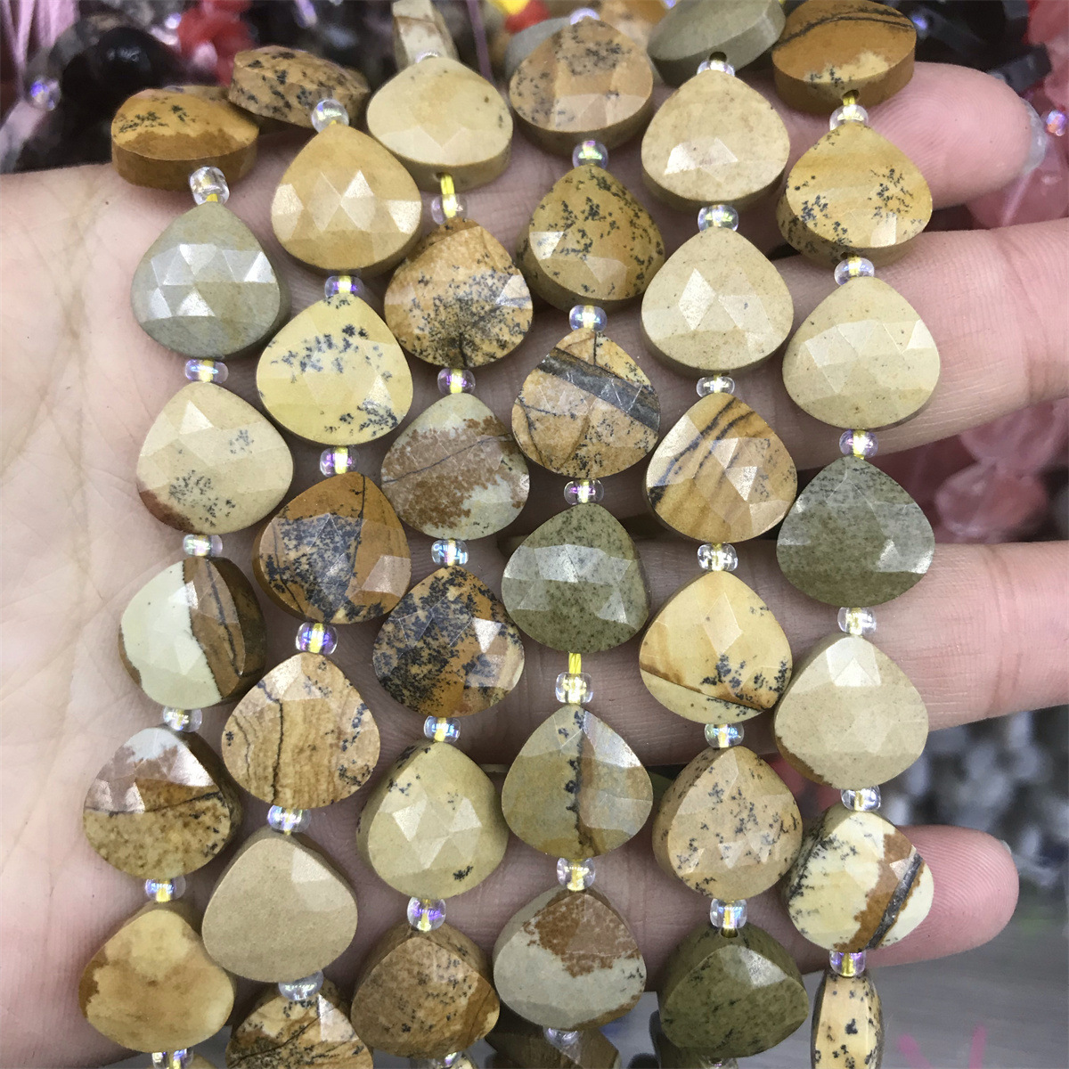 05-picture stone 12mm fat triangle, about 12 piece