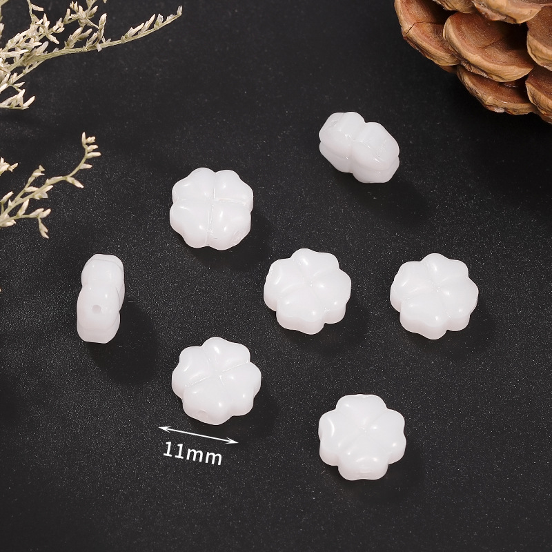 8:9 white four-petal flower 11mm