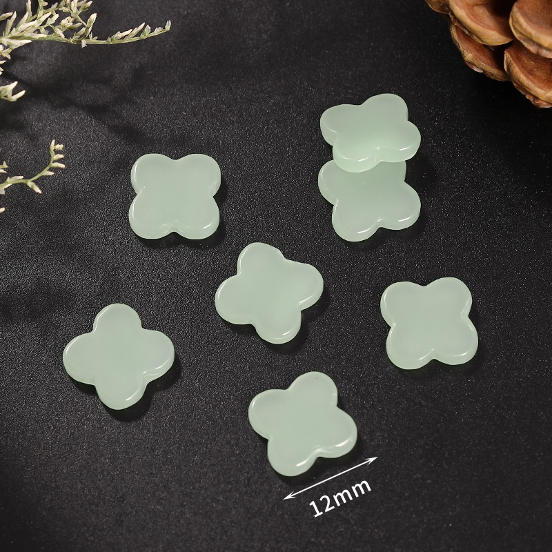 21:22 light green four-petal flower 12mm