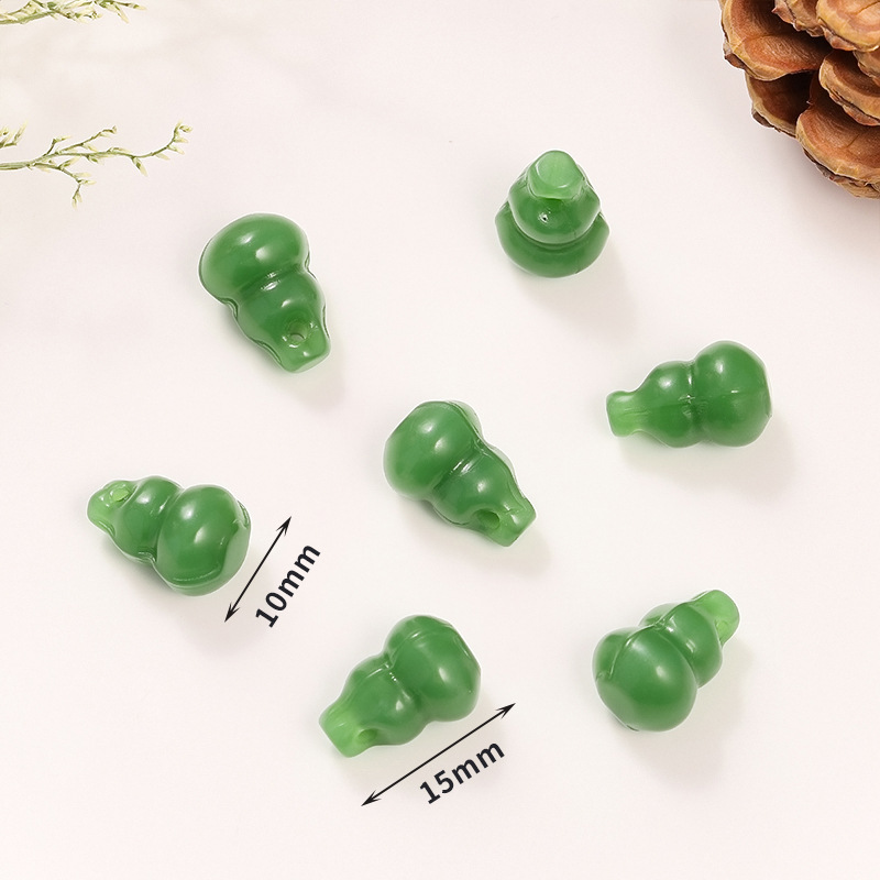 27:28 dark green gourd pendant 10 * 15mm