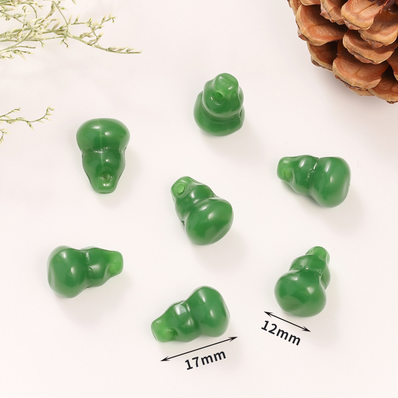 28:29 dark green gourd pendant 12 * 17mm