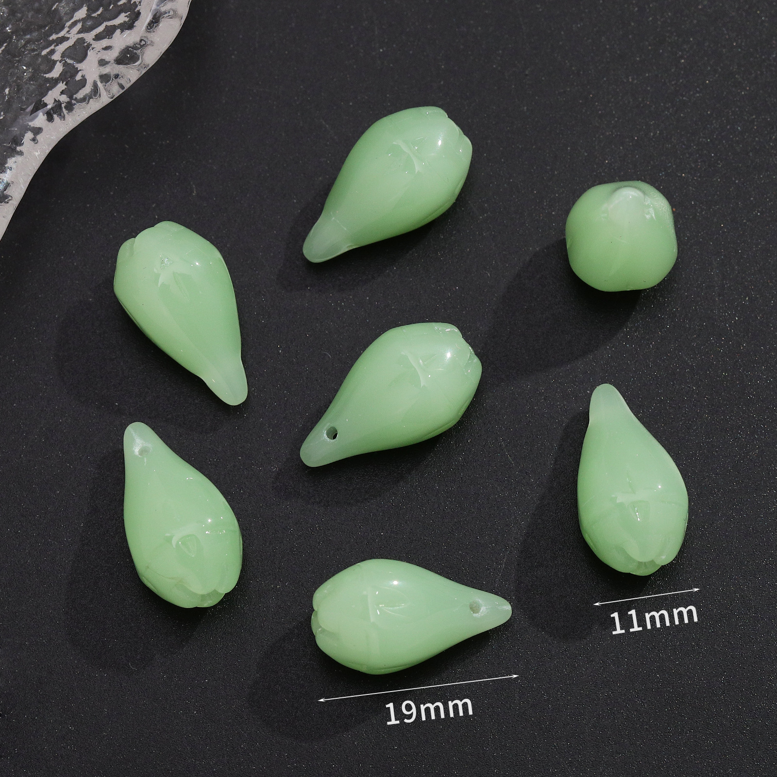 36:44 light green magnolia bud 11*19mm