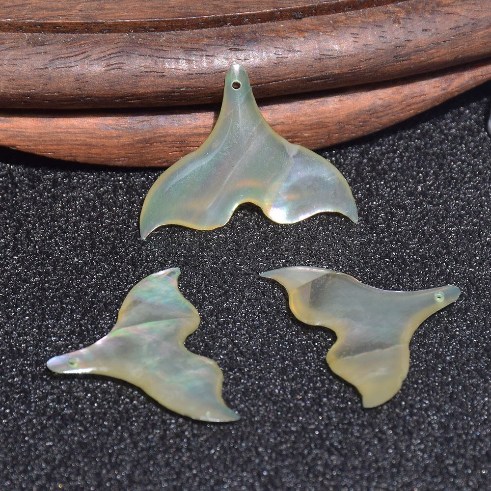 The fish tail is light green