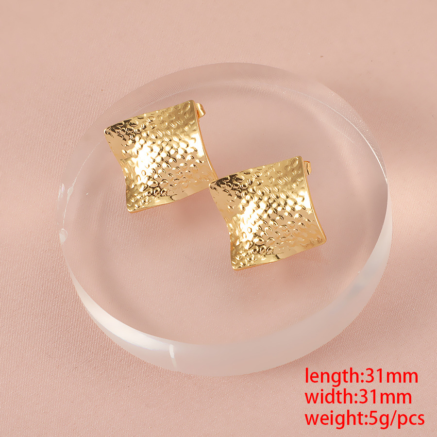 1:Square concave and convex pleated earrings