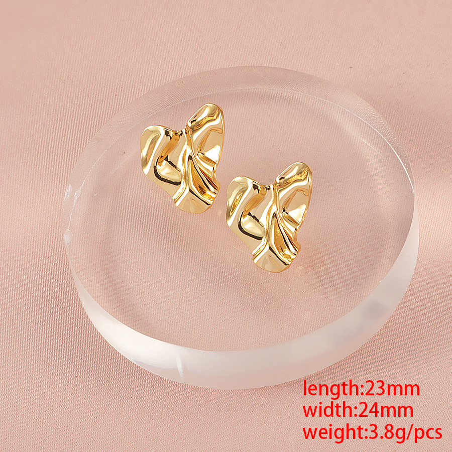 5:Heart shaped pleated earrings