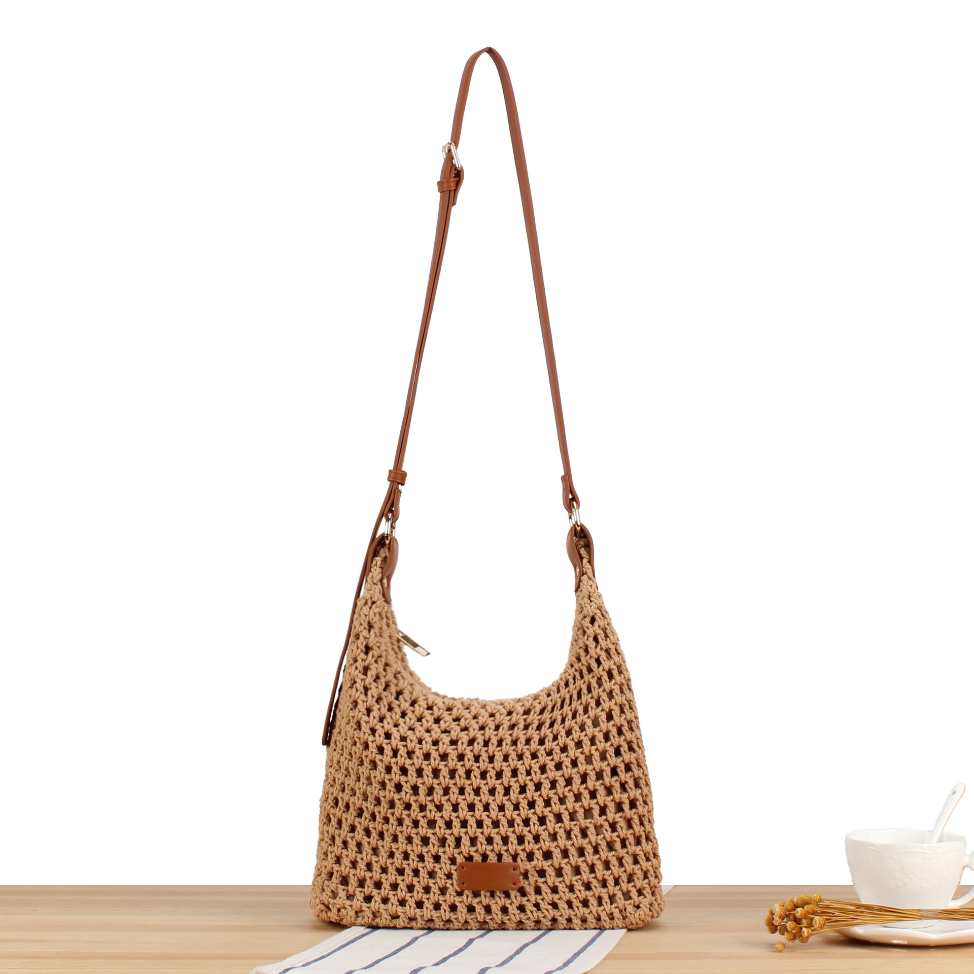 Camel (rivet pinch corner)