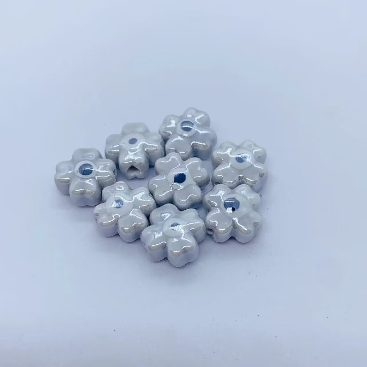 3:Silver Gray Clover