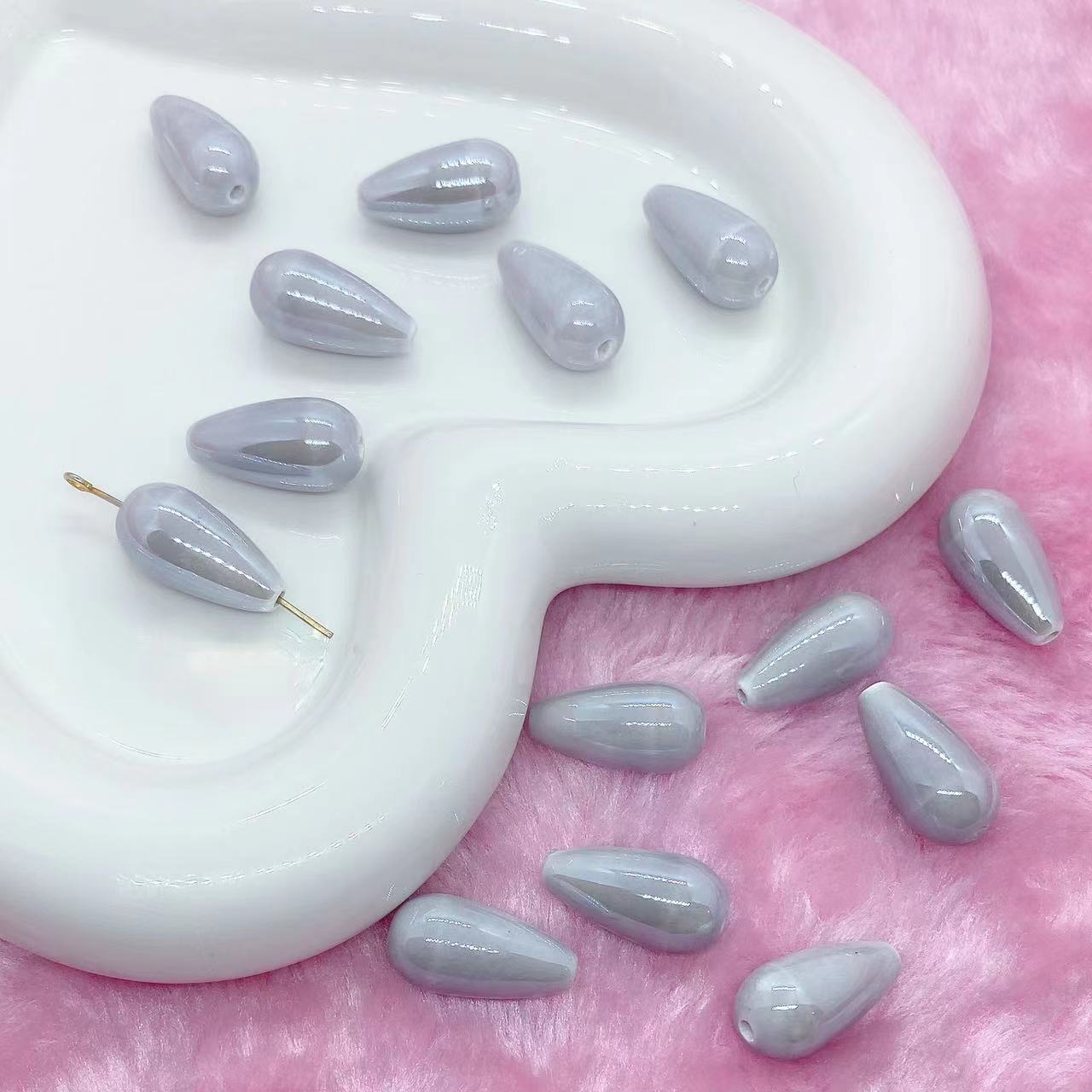 Light gray water drops