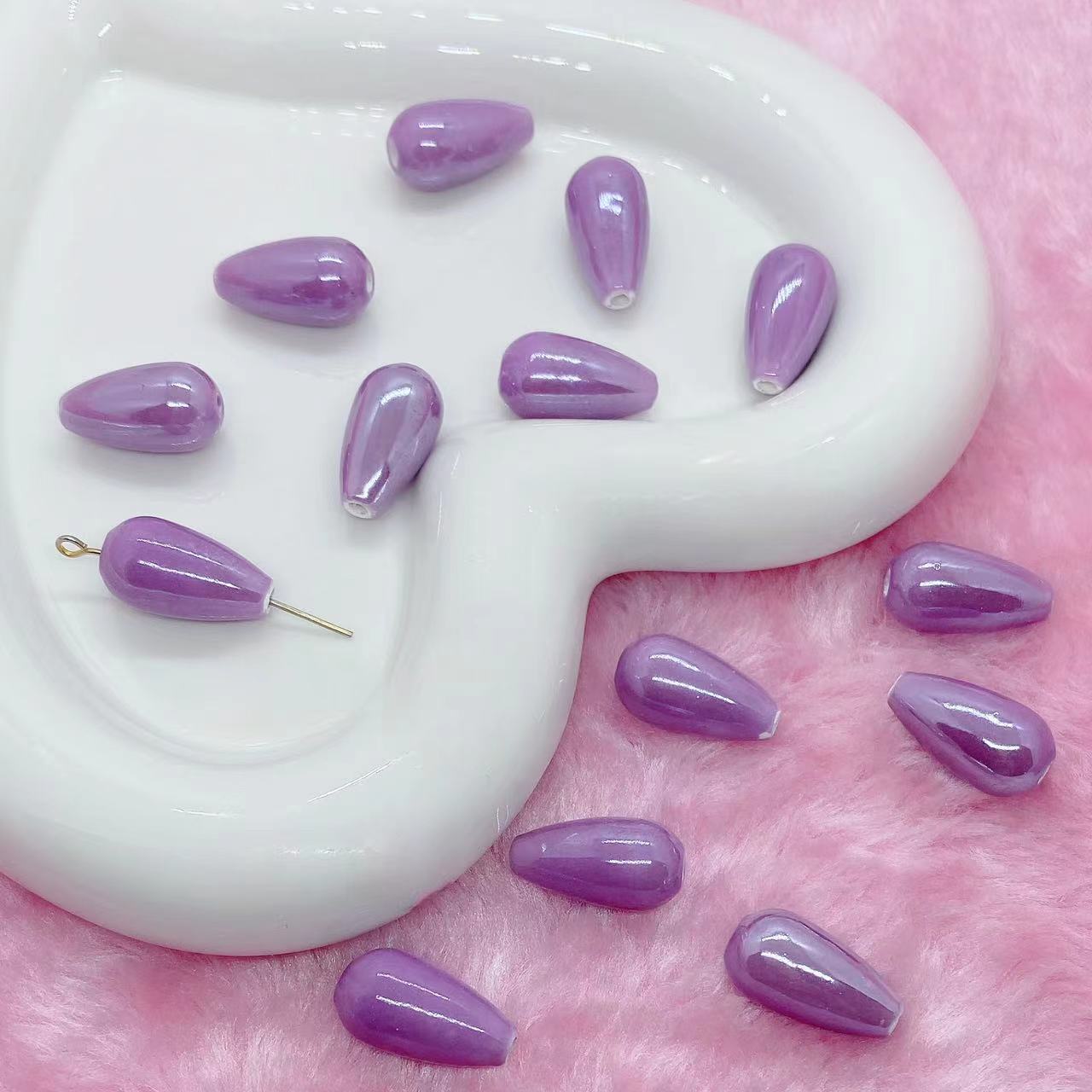 12:Light purple water drops