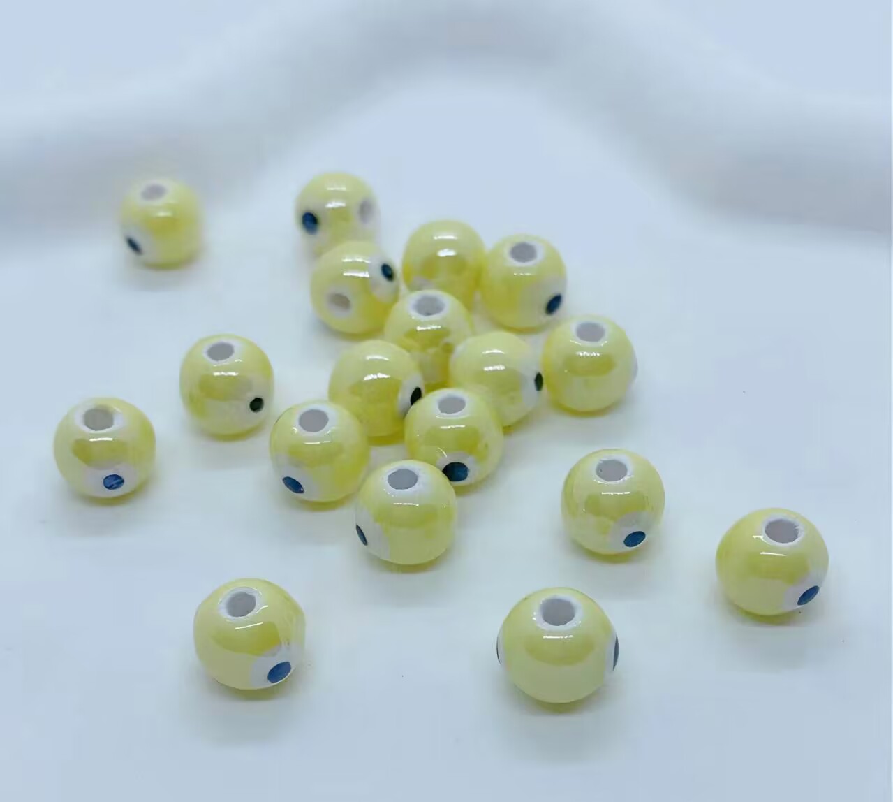 11:Light yellow style