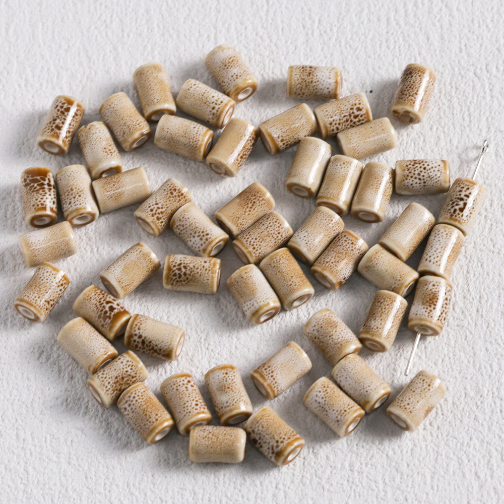 14:The flower glaze is beige