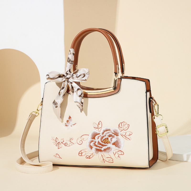 Embroidery model-off-white