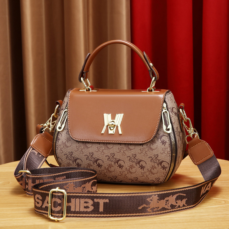 Horse-drawn carriage - spelled brown