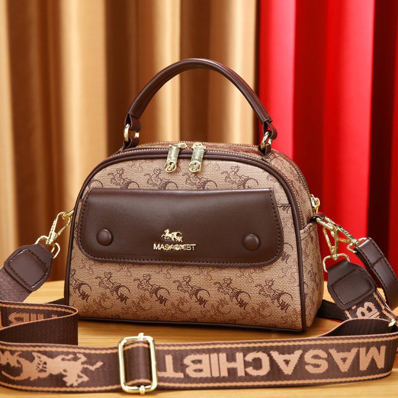 Horse-drawn carriage-coffee