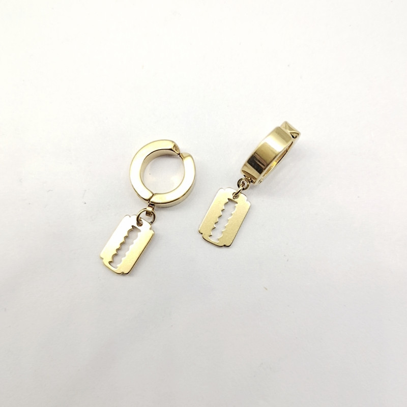 3:Ear Clip Blade Gold