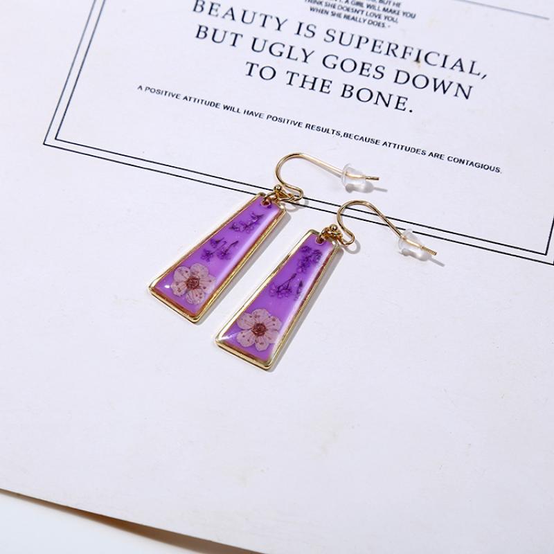 4:5 Purple Narcissus Lace Trapezoid Earrings