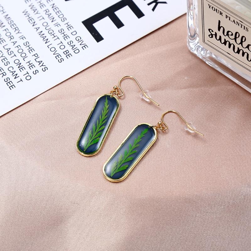 2:3 deep gray bottom rectangular round head leaf earrings