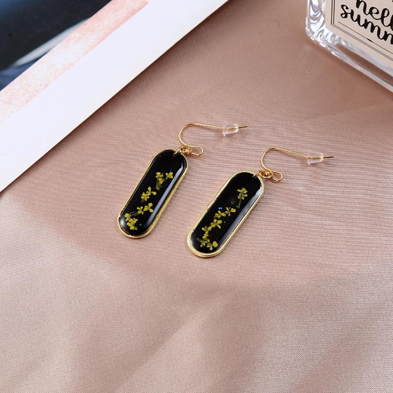 5:6 black rectangular round head yellow lace earrings