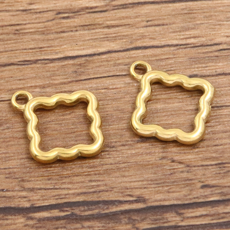 4:934 gold 13*13mm 0.7g