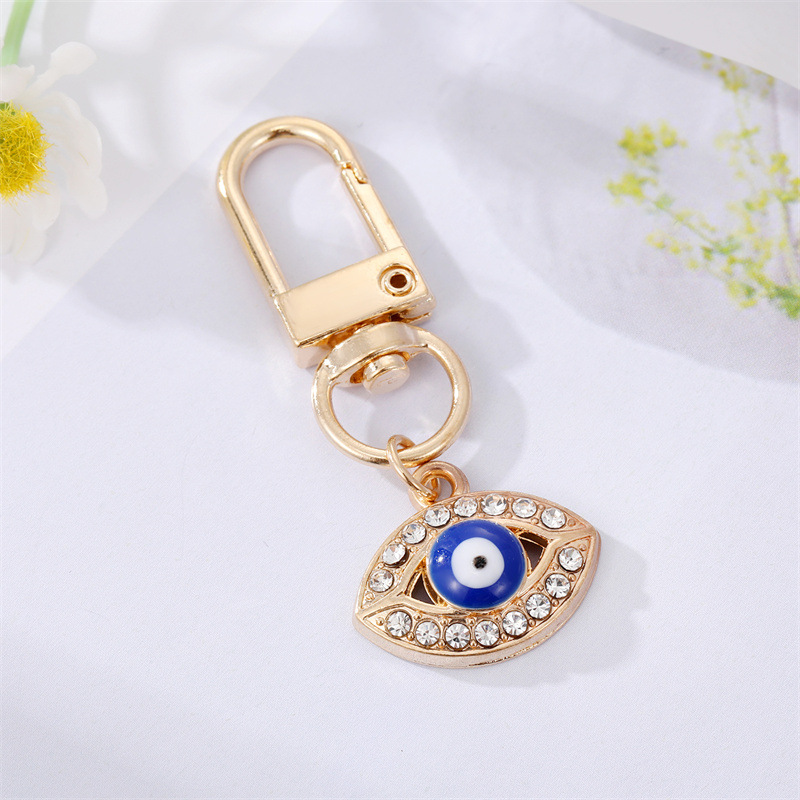 1:1 drop of oil blue eyes