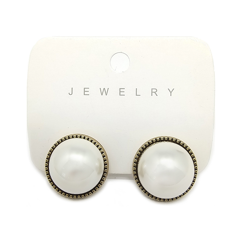 3:Round pearl earrings (card not included)