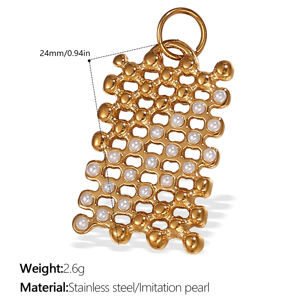 15:Pj511weg white bead gold pendant