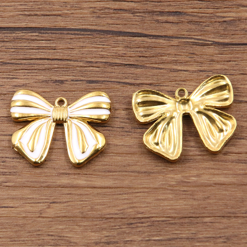 3:No. 2 white bow 20x25mm 3.4g