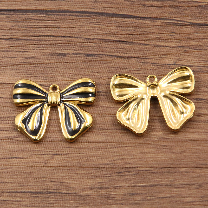 4:No. 2 black bow 20x25mm 3.4g